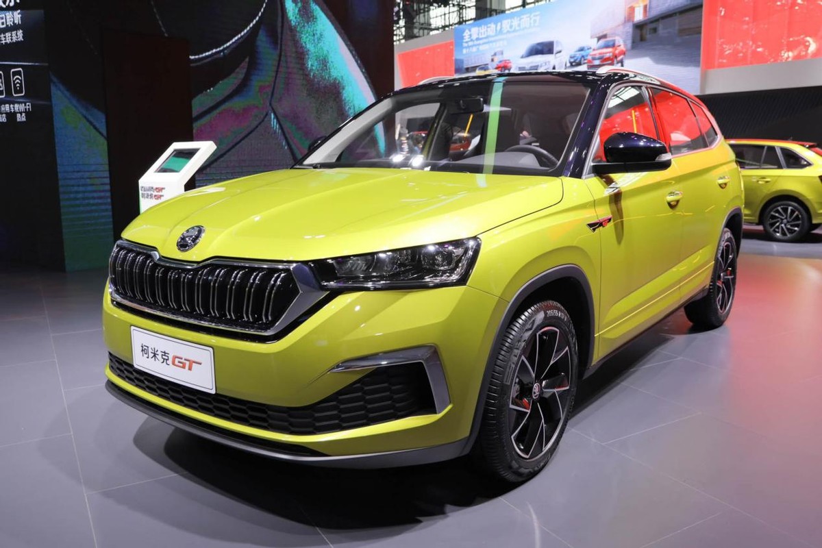 本田XR-V的对手，定位小型SUV，轴距2610mm，体验柯米克GT