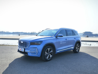 試駕吉利星越L Hi·P增程電動版：“一車頂三輛”