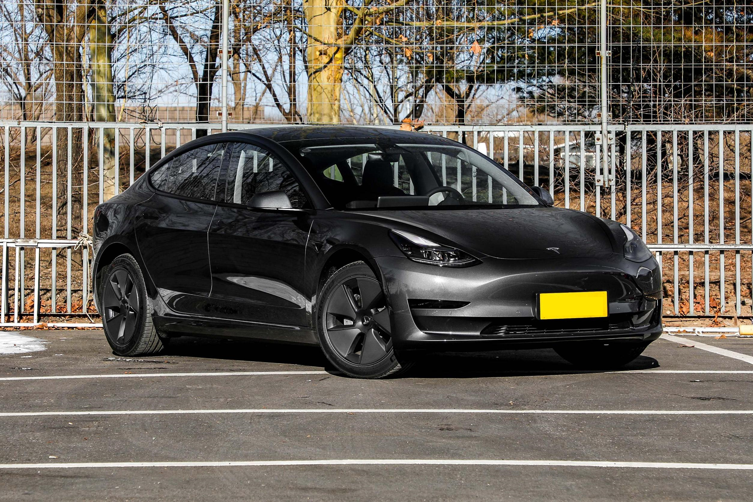 比亚迪D1标准版车型，价格上调后，再多花7万，选择Model 3值吗？