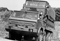 没干过布良斯克和明斯克的GAZ-44两栖4轴重型运输车