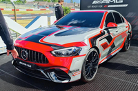 外國巡展曝光全新換代奔馳AMG-C63輕偽裝拉花貼膜實車