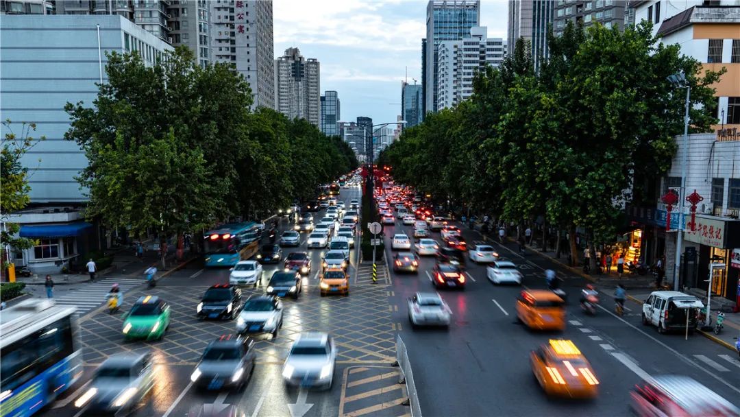 漲價潮：新能源汽車“青春劫”