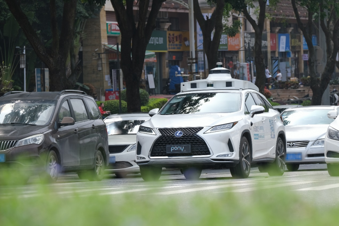 自动驾驶企业首获出租车牌照，大规模商业化还远吗？
