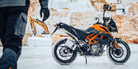 鋼絲輪轂更野，2023款KTM390 ADV海外亮相