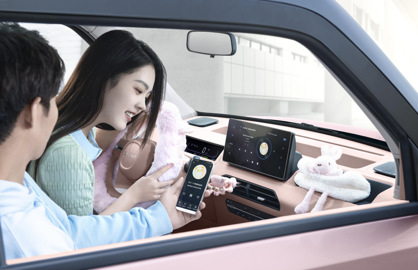微型电车吉利熊猫mini正式上市 3.99万元带回家
