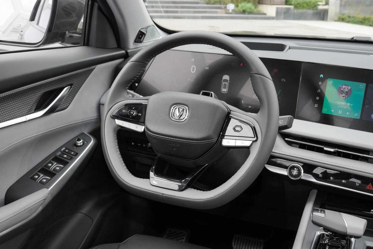 13万买SUV,第三代荣威RX5和长安CS75 PLUS怎么选,深度对比告诉你
