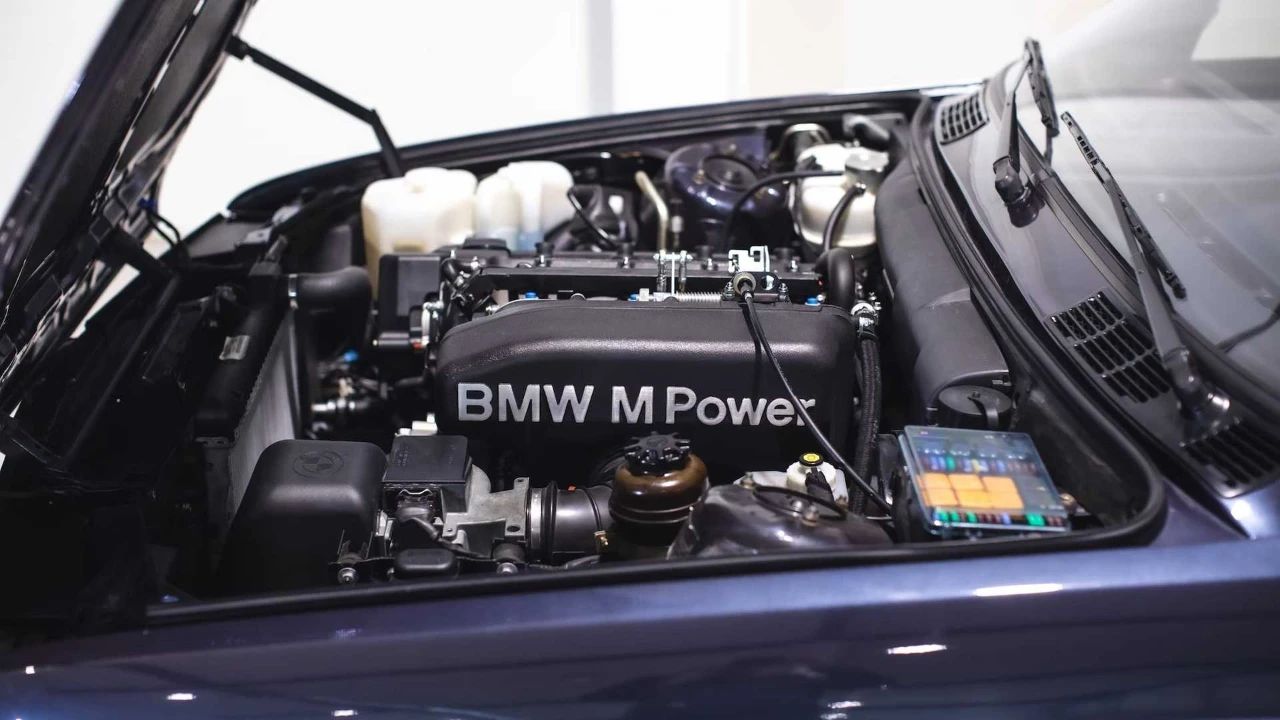 宝马M系列中第一款敞篷车！罕见的1989 年 BMW E30 M3