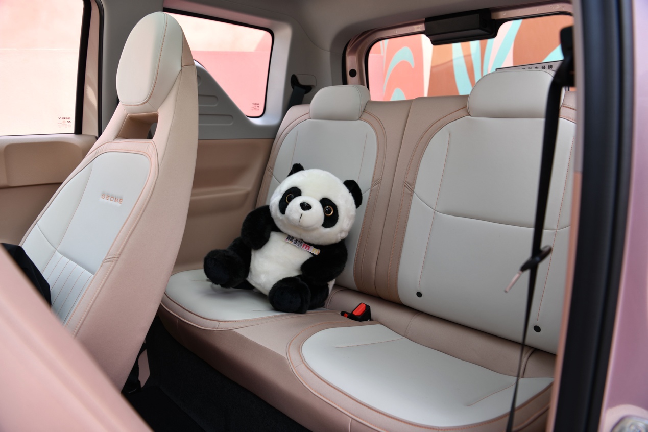 试驾吉利熊猫mini：城市代步神器，续航200km，快充真香！