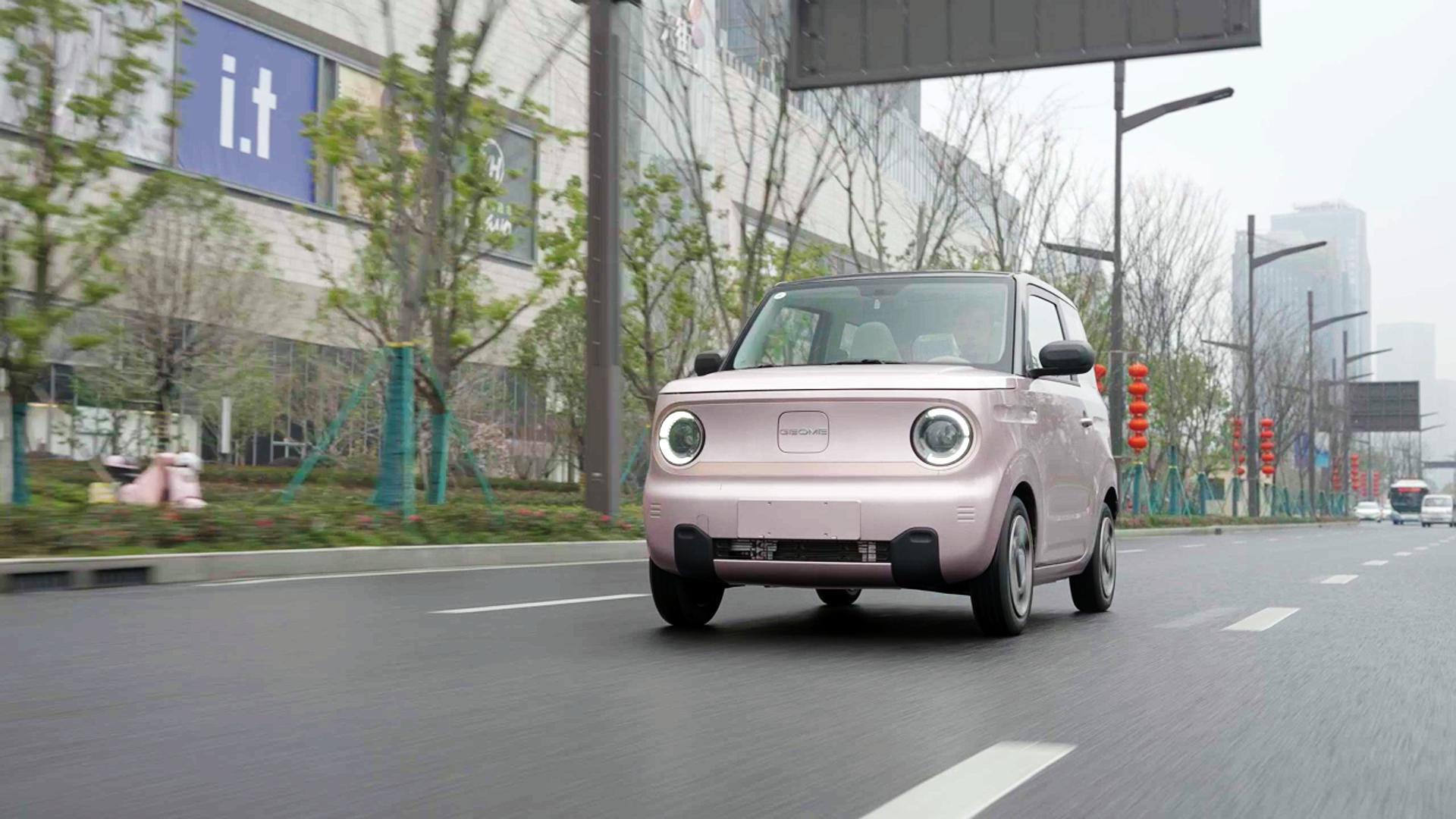 试驾吉利熊猫mini：城市代步神器，续航200km，快充真香！