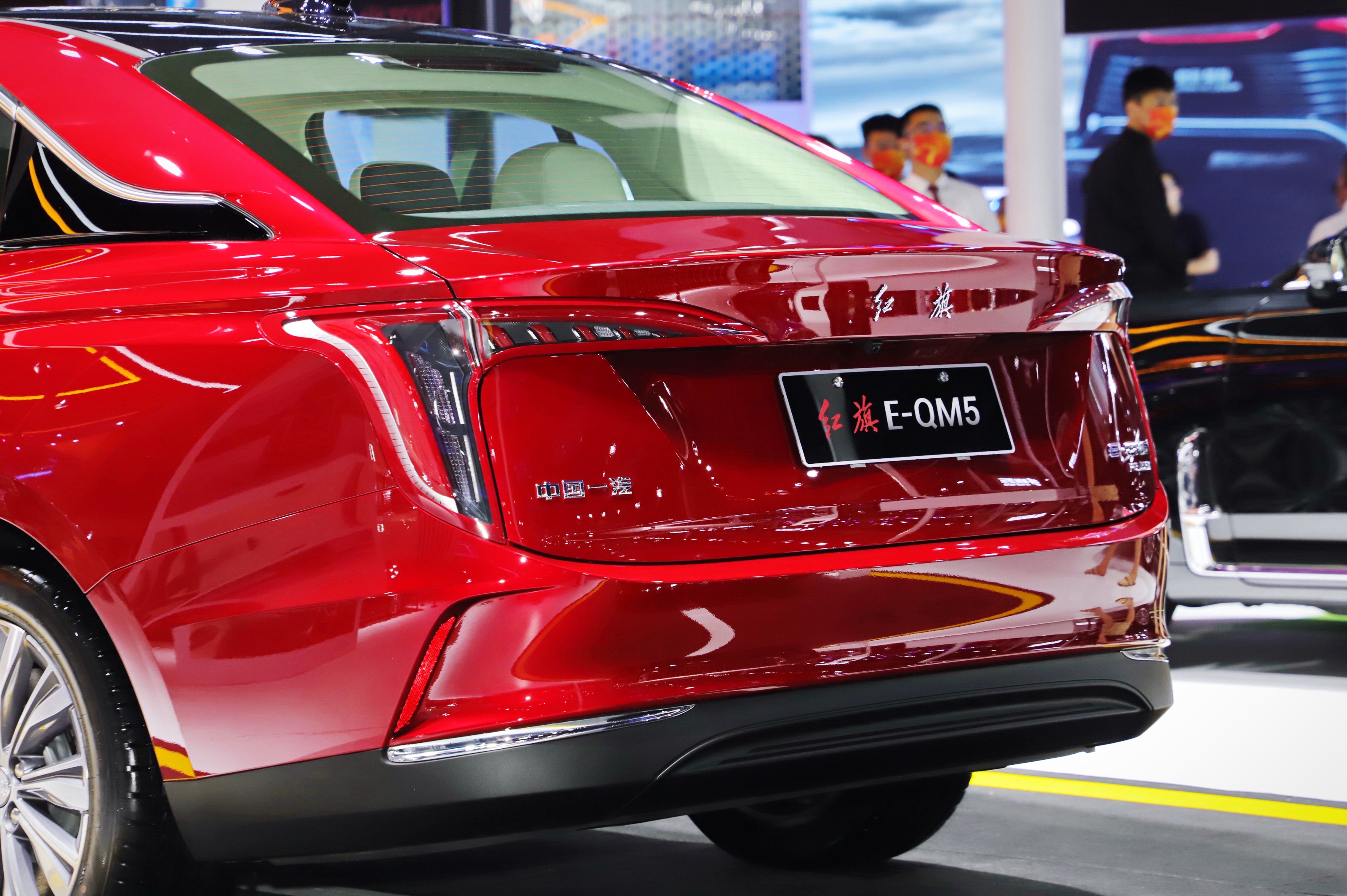 主打专车市场，红旗纯电轿车E-QM5究竟适不适合家用？