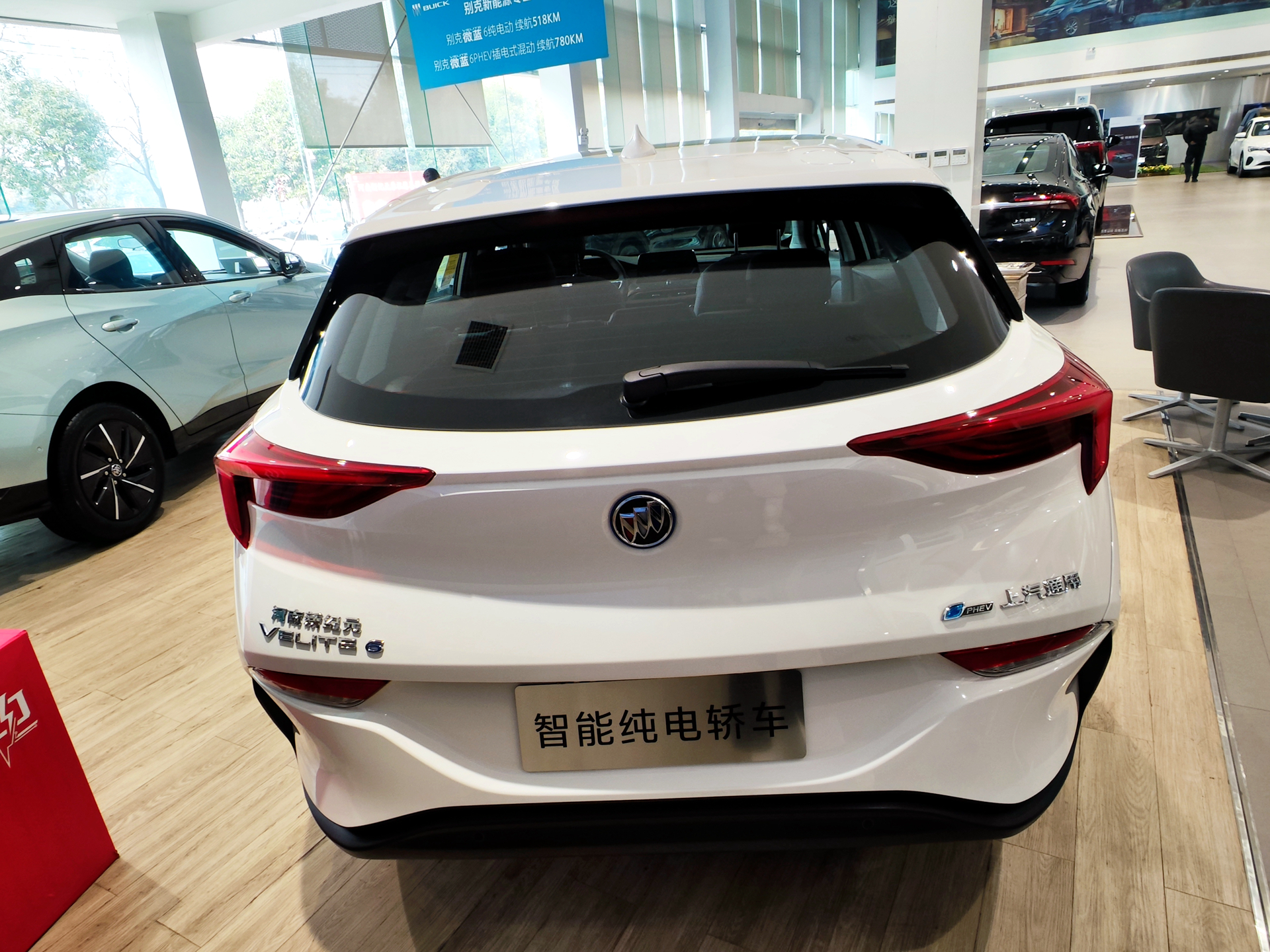 售价17.79万元起 实拍体验微蓝6纯电动版 月销4000台的底气在哪里？