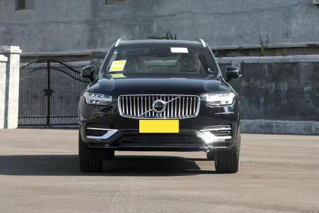 沃尔沃终于发狠了，XC90连降近13万，纯进口标配2.0T动力，不香？