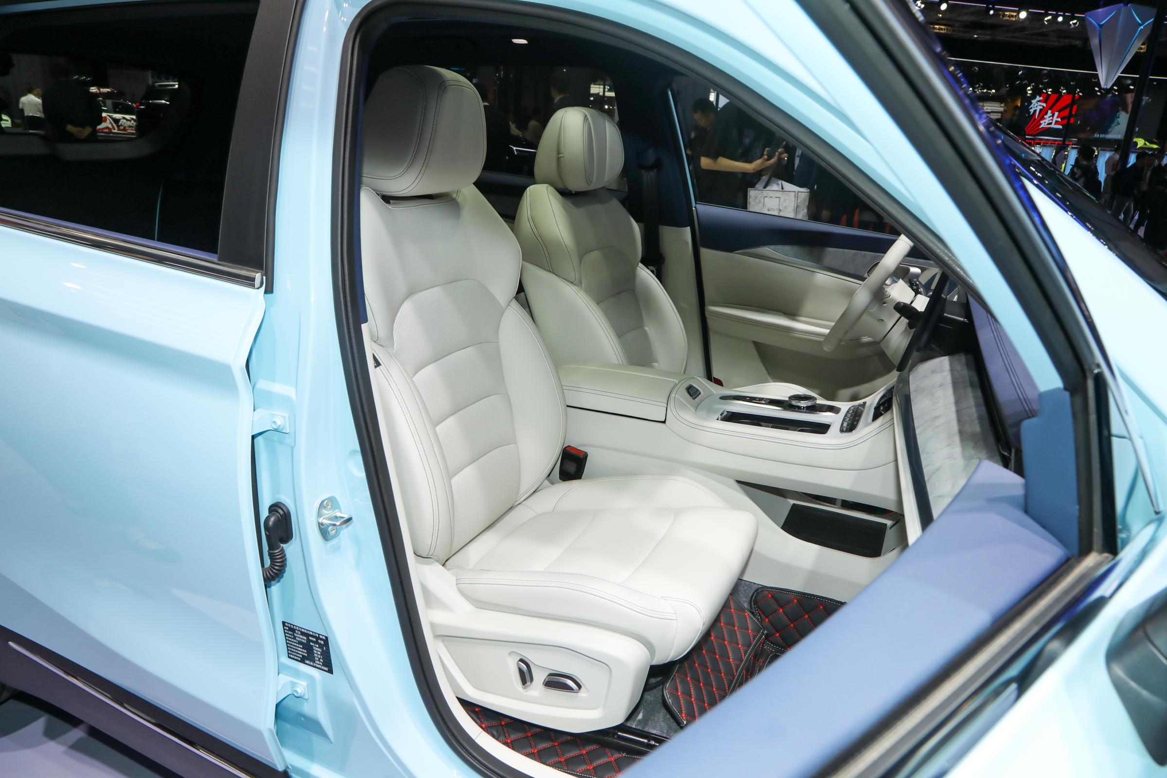 中型SUV续航410公里，创维EV6新车型正式上市，售价20.98万元