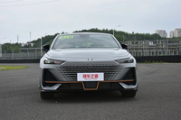 2023款長(zhǎng)安UNI-V，國(guó)產(chǎn)運(yùn)動(dòng)轎車標(biāo)桿，更拉風(fēng)!