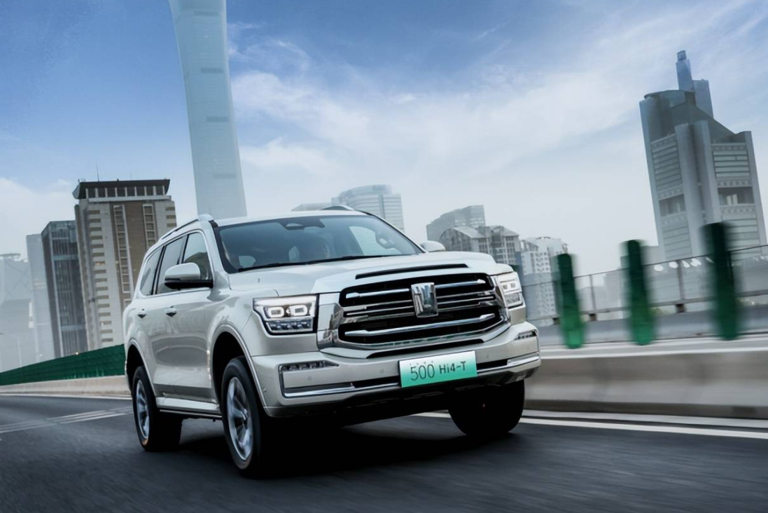 谁是最佳硬派SUV？坦克500 Hi4-T对比福特探险者昆仑巅峰版