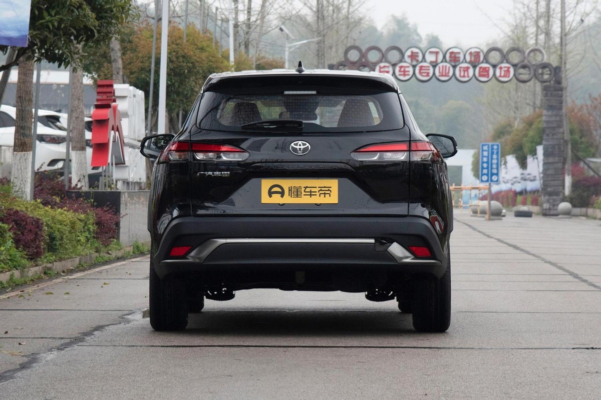 都是合资紧凑型SUV，大众探歌对比丰田锋兰达，谁才是年轻之选？