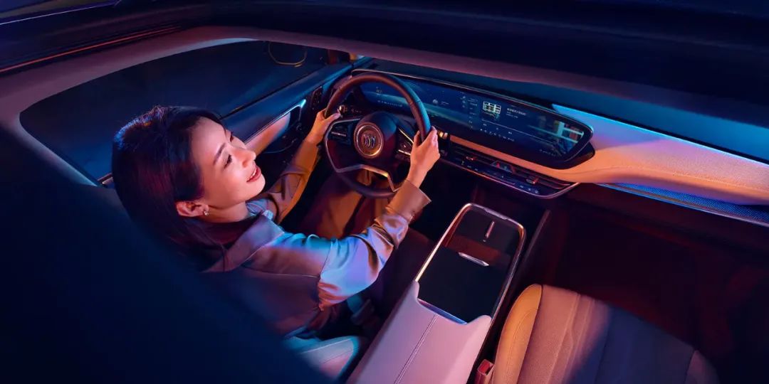 全新别克君越上市，17.99万元起，卷翻合资中大型车？