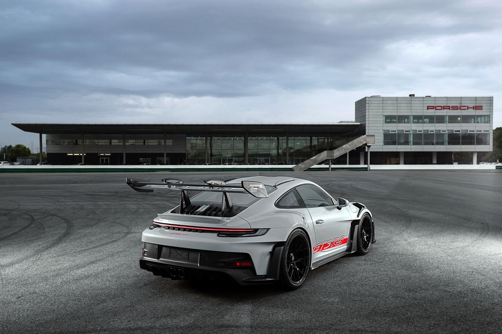 全新911 GT3 RS售价公布，售价300.9992万，仰望U9可匹敌