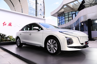 優(yōu)惠后14.98萬元，空間媲美C級車，新款紅旗E-QM5上市