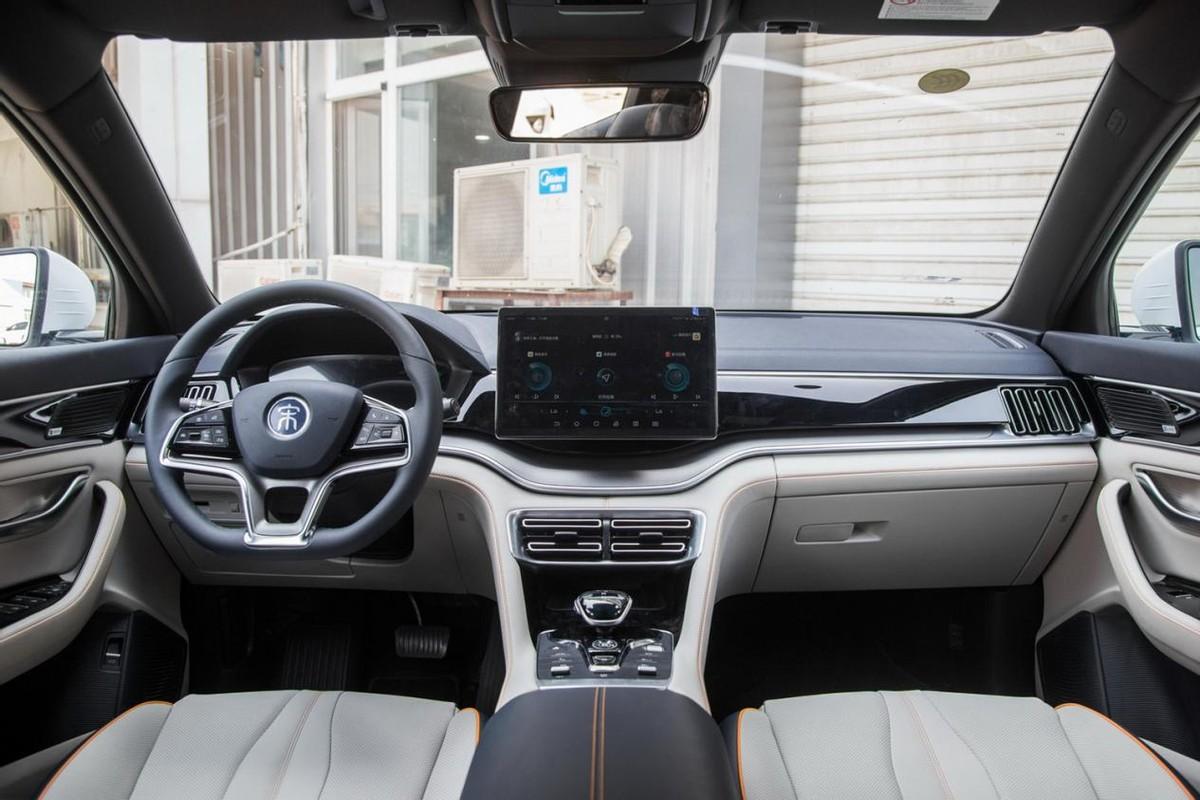 深蓝S7傲视群雄，以创新重新定义20万级新能源SUV的顶尖价值！