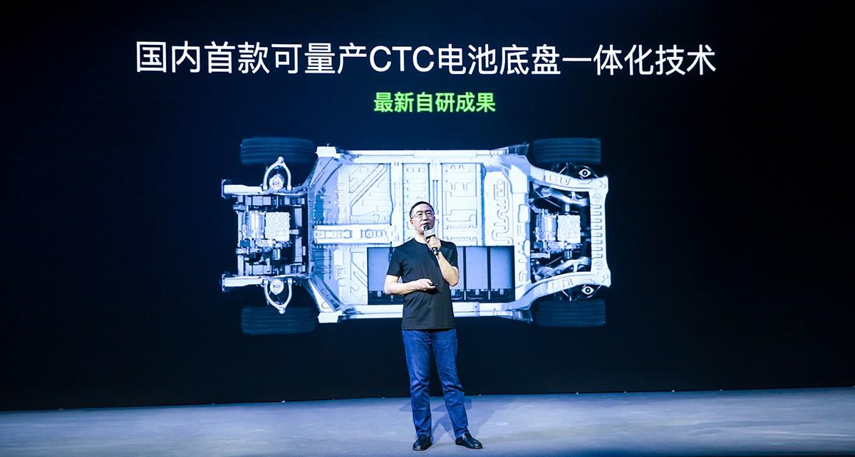 從操控性看零跑C01和比亞迪秦,誰是15萬級全能王?