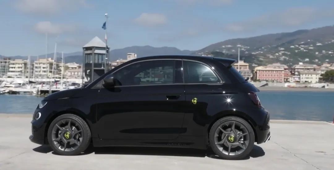 纯电小钢炮 菲亚特Abarth 500e海外开售