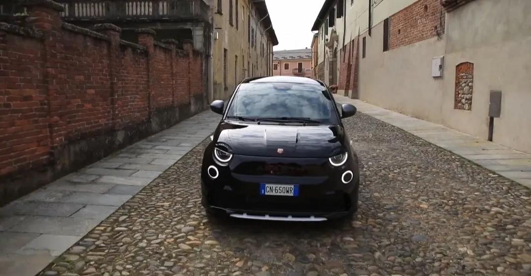 纯电小钢炮 菲亚特Abarth 500e海外开售