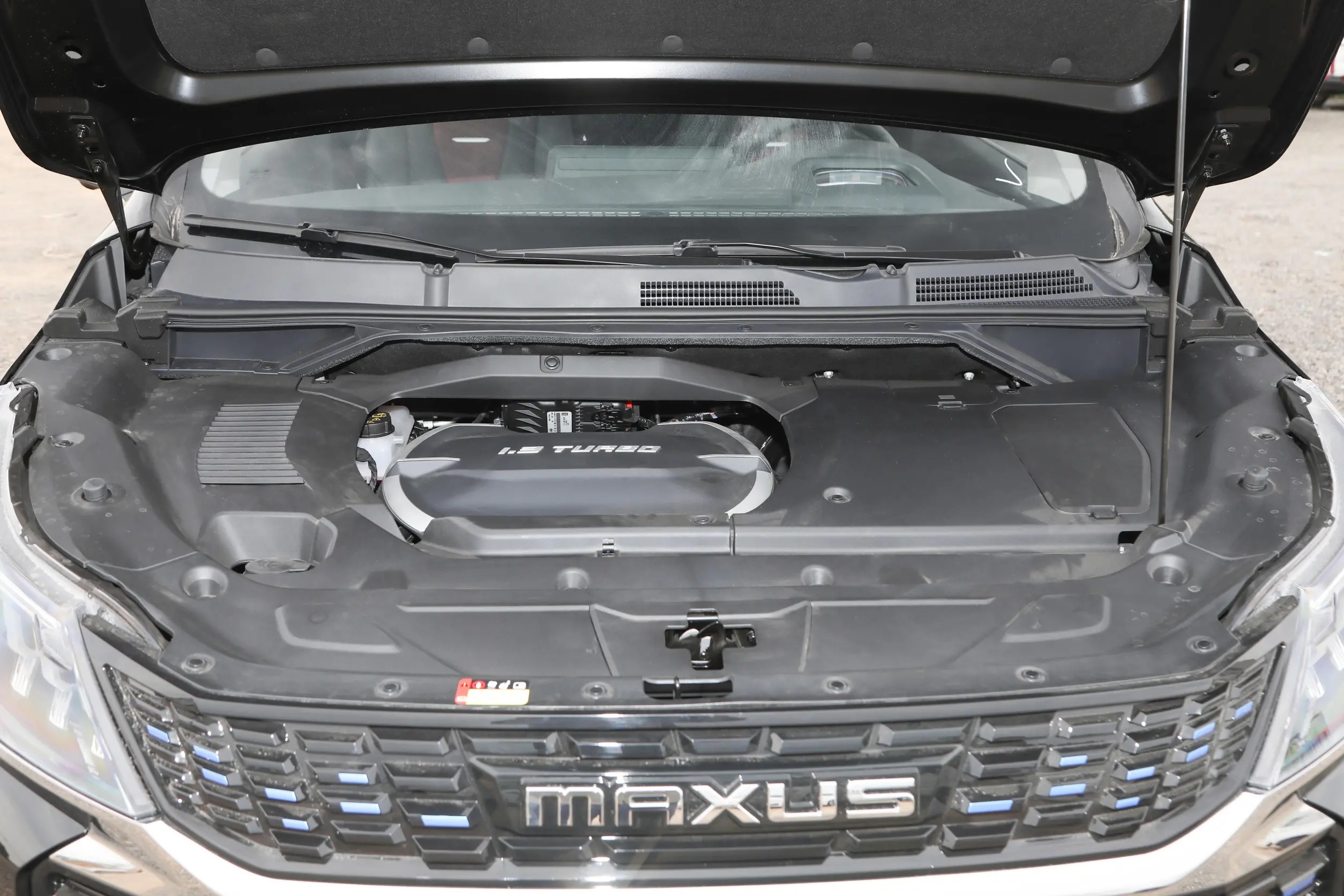 新款大通大家MIFA5 PLUG IN上市，1.3T三缸插电混动，售17.38万元起