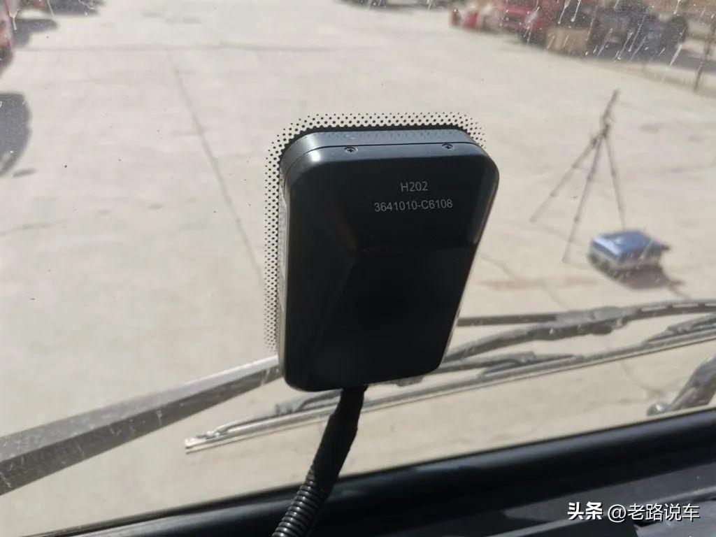 东风天龙VL 465平顶牵引车 子母车搭配的好选择