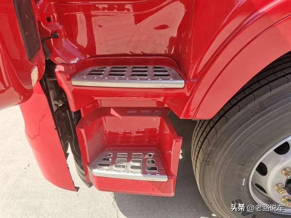 东风天龙VL 465平顶牵引车 子母车搭配的好选择