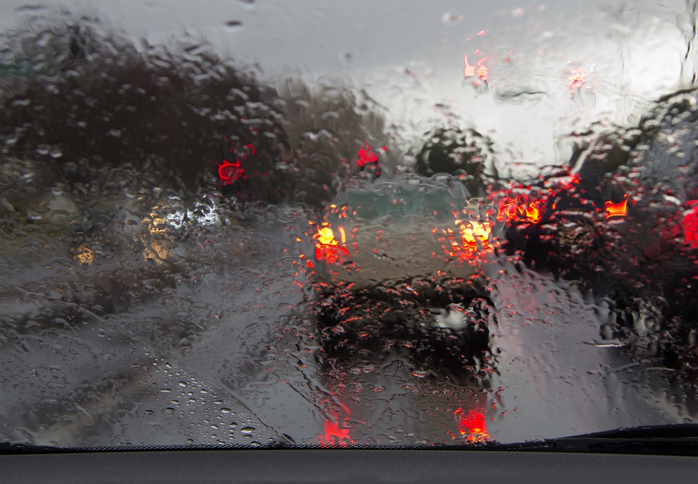 暴雨天行车该注意什么 ？辅助驾驶暴雨天还靠谱吗？