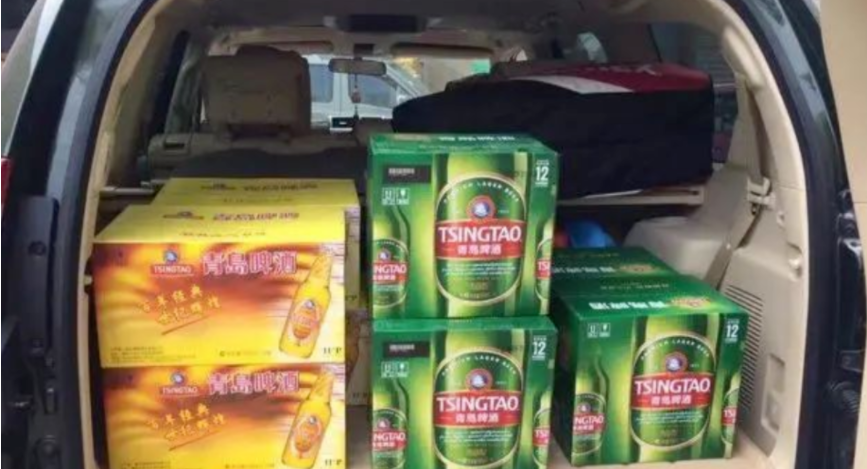 后备箱放9箱啤酒被罚！车主反问：是酒不能喝还是后备箱不能用？