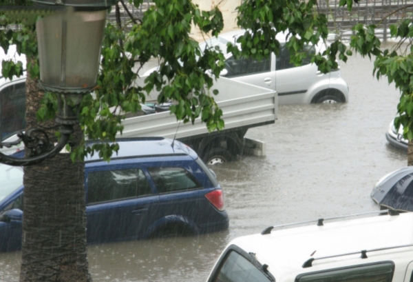 韩国暴雨后，汽车品牌打折给用户修车，这种服务值得我们借鉴吗？