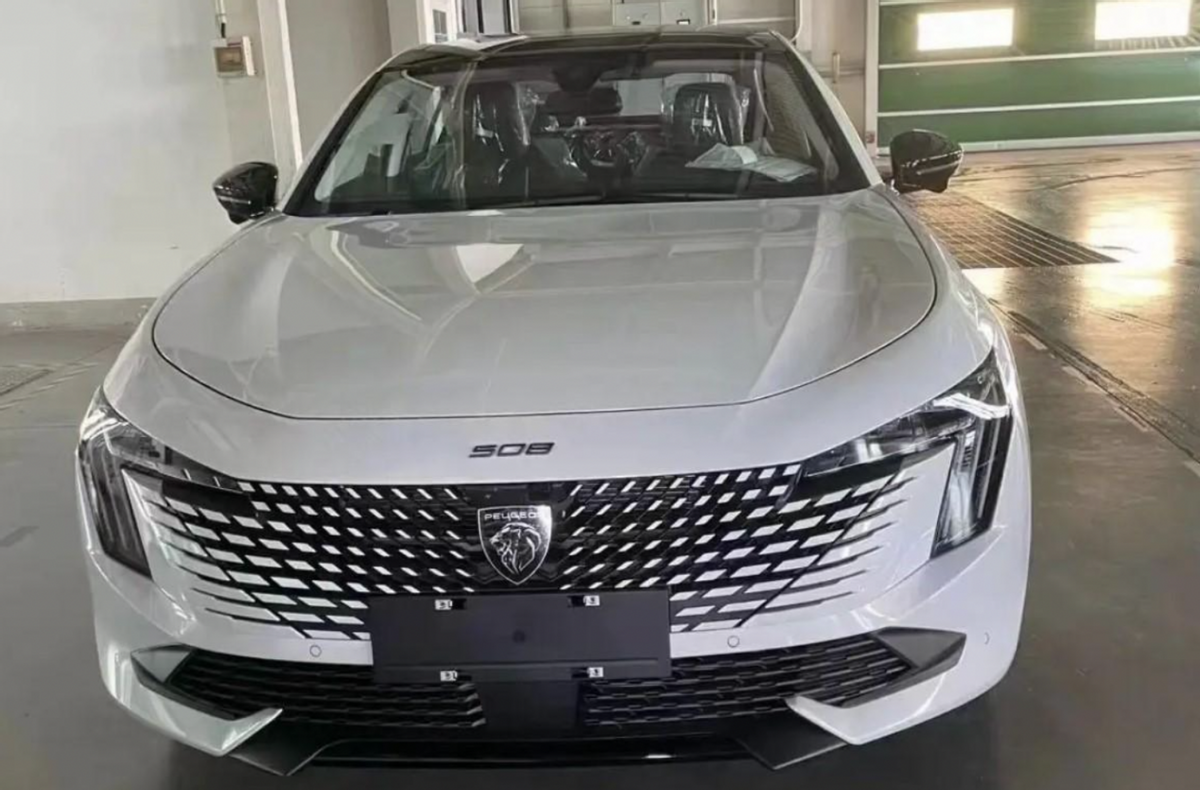 車動(dòng)態(tài)：新標(biāo)致508L曝光；三菱L200皮卡官圖