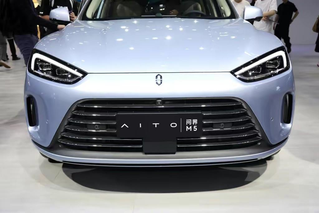比舊款降價1萬元，新增7項舒適性配置！2023款AITO問界M5正式上市
