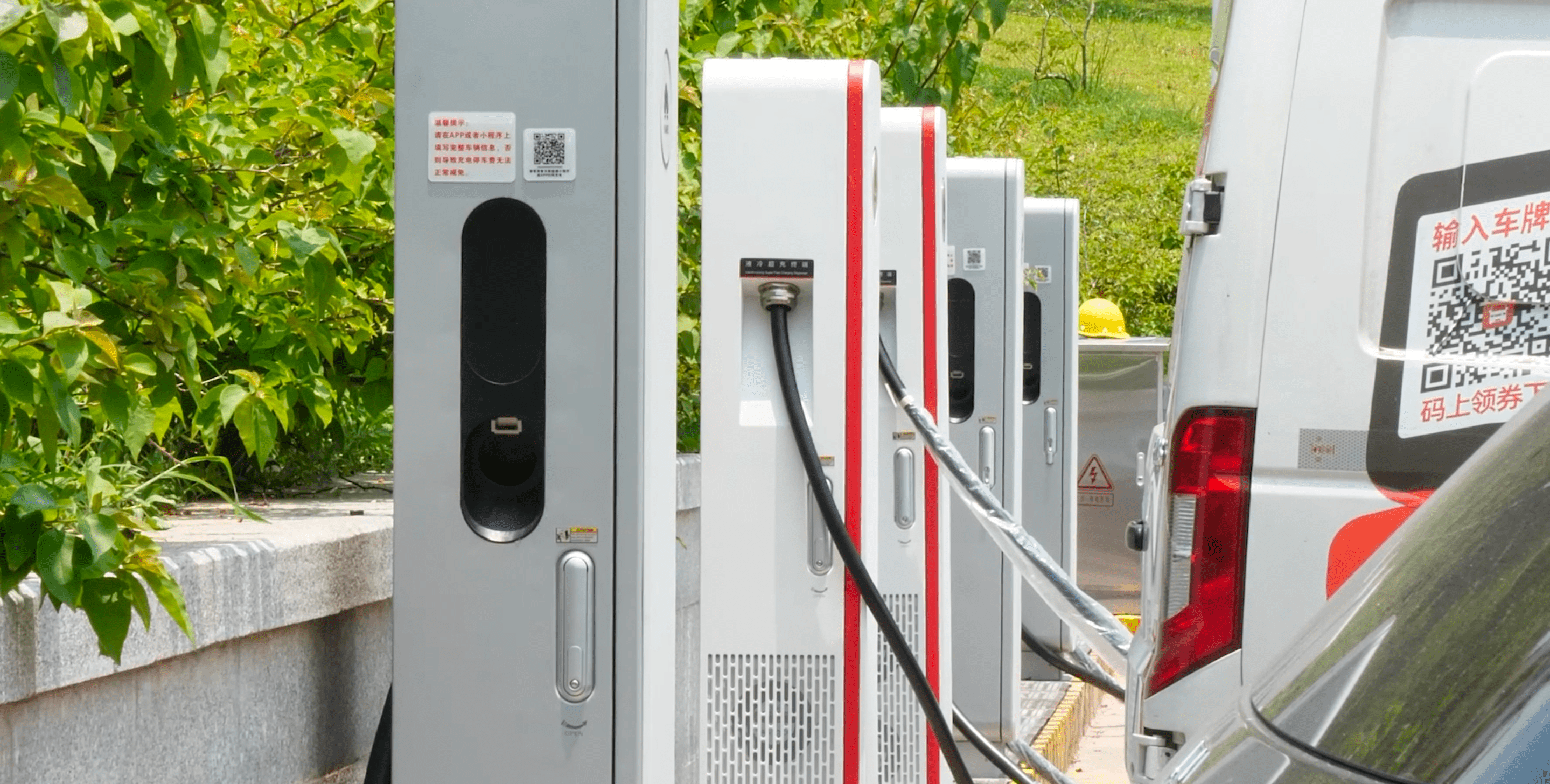 多地充电桩电价上涨，涨幅最高超50%！电动车真的能比油车省钱？