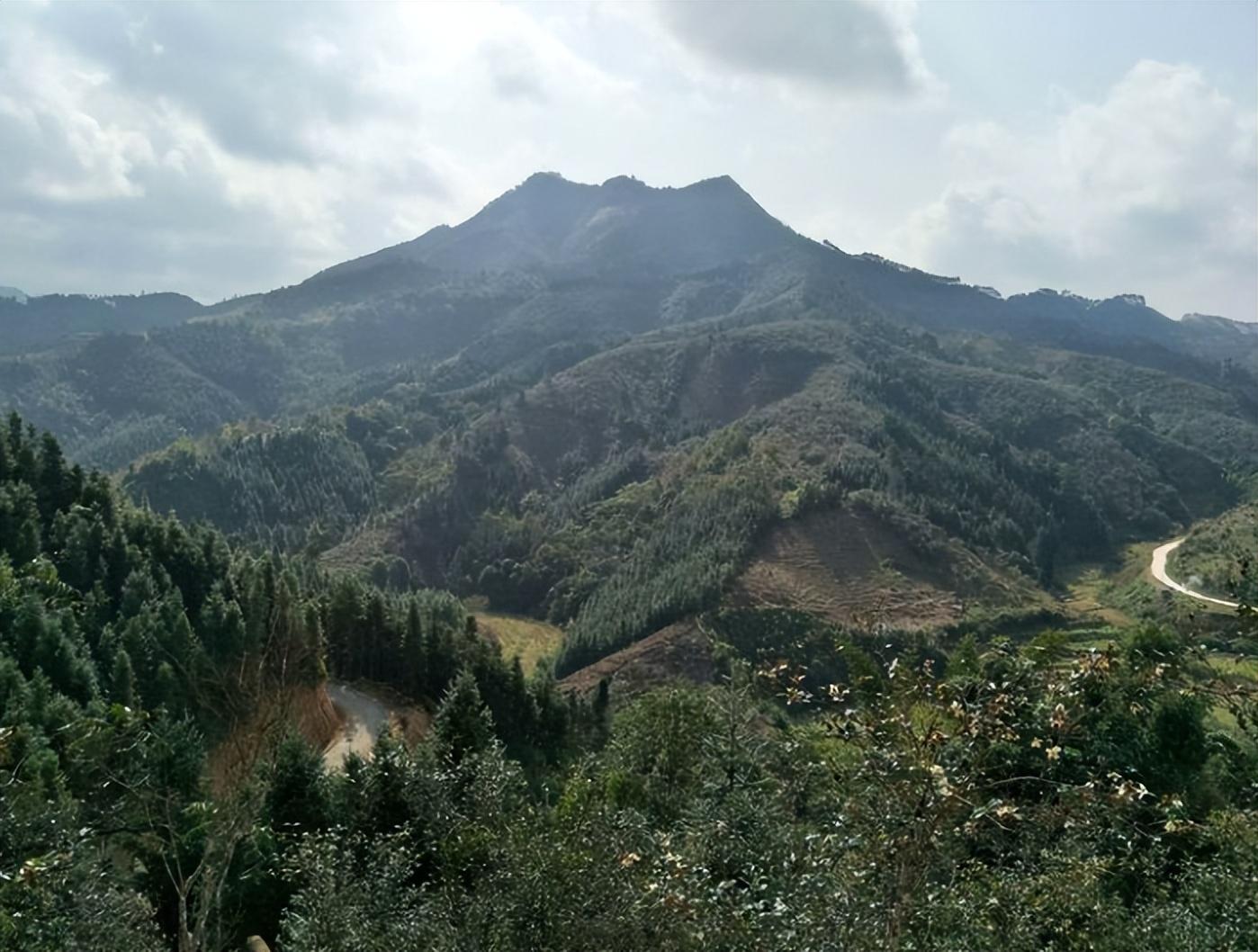 自驾出门，让我的福特翼虎带我去大山里避暑