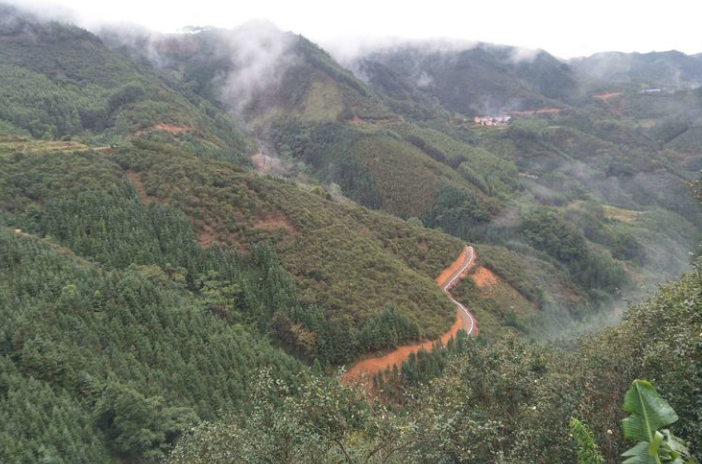 自驾出门，让我的福特翼虎带我去大山里避暑