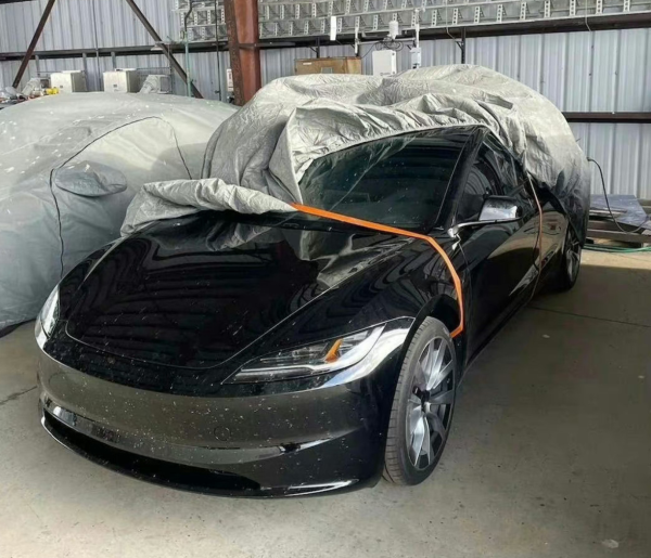 燈組+車門飾板曝光，新款Model 3發布還遠嗎？