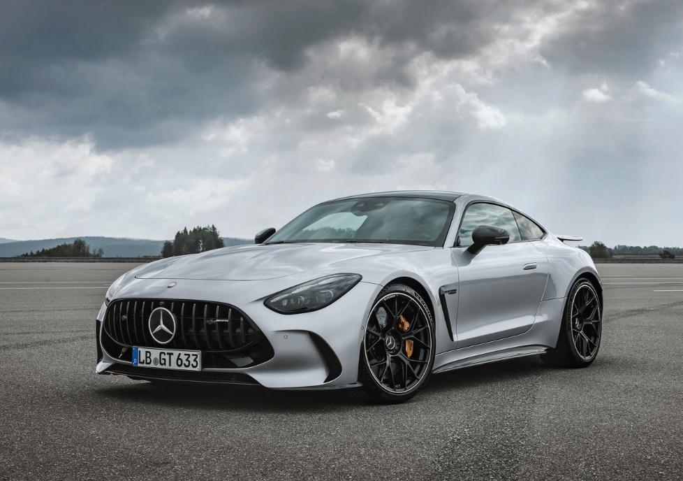 依旧是4.0T V8发动机！全新AMG GT