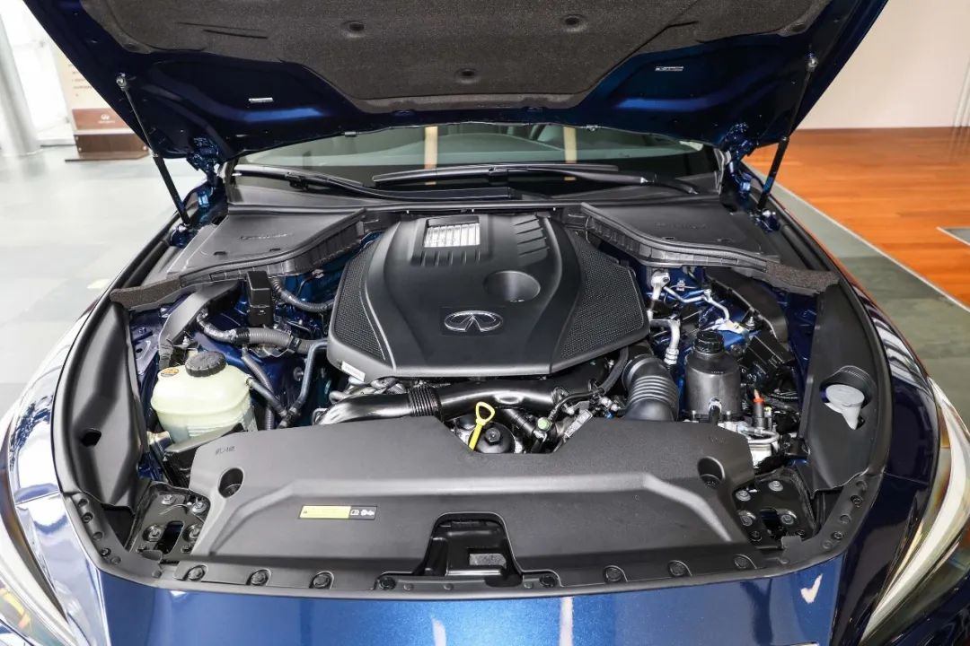 搭载奔驰引擎的英菲尼迪Q50L只卖17万，那它真的值得买吗？