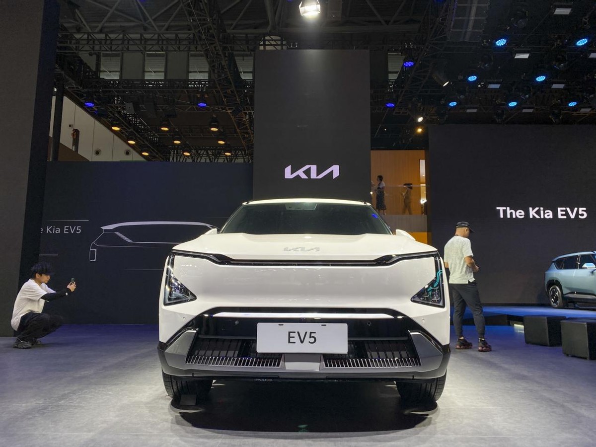 起亚EV5成都车展开启预售！是起亚走量车型？