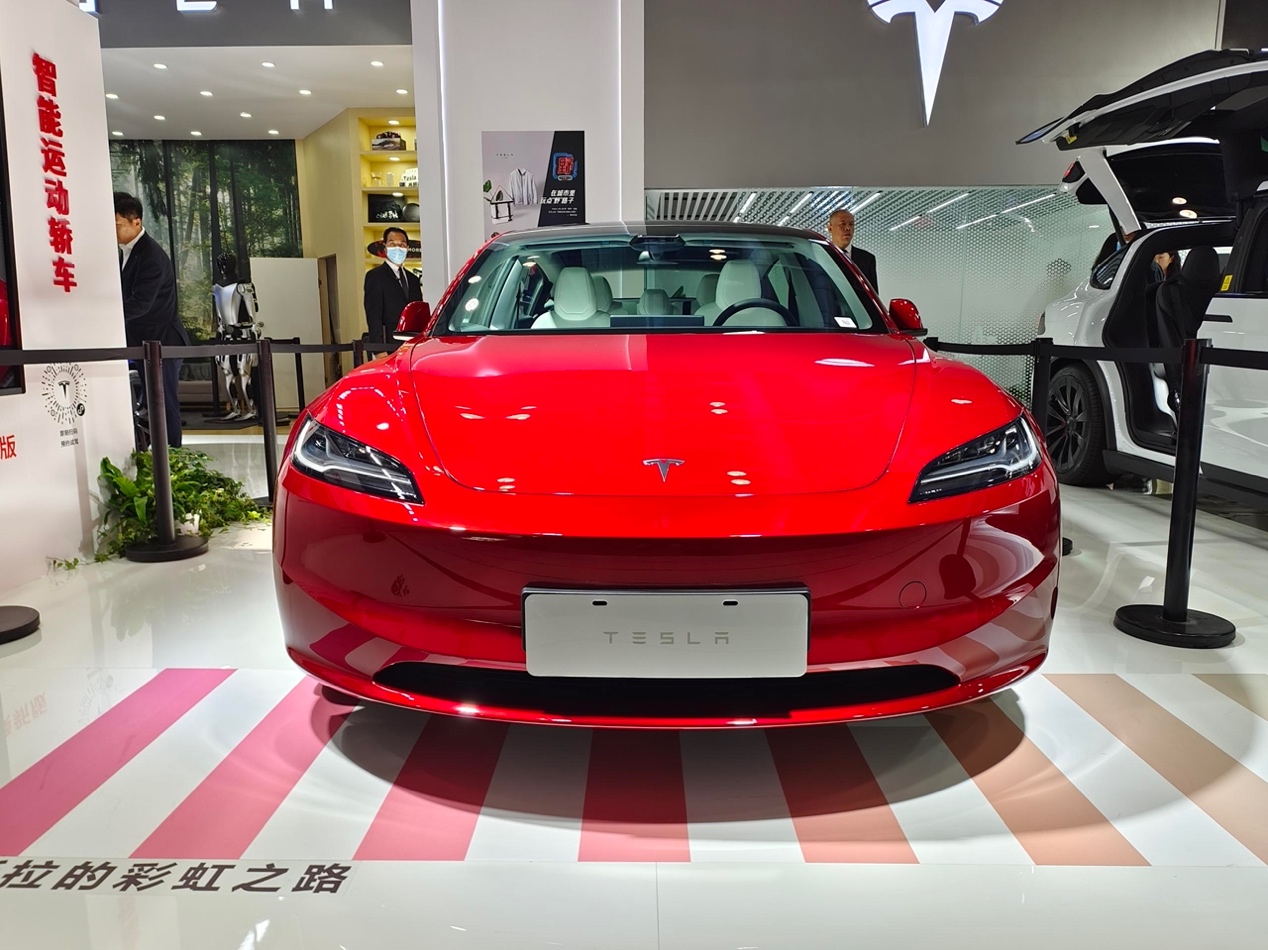 搶先實拍新款Model 3:沒有雷達,沒有換擋桿!你能接受嗎