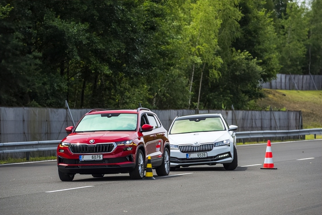 智能駕駛輔助系統：斯柯達汽車的乘員保護利器