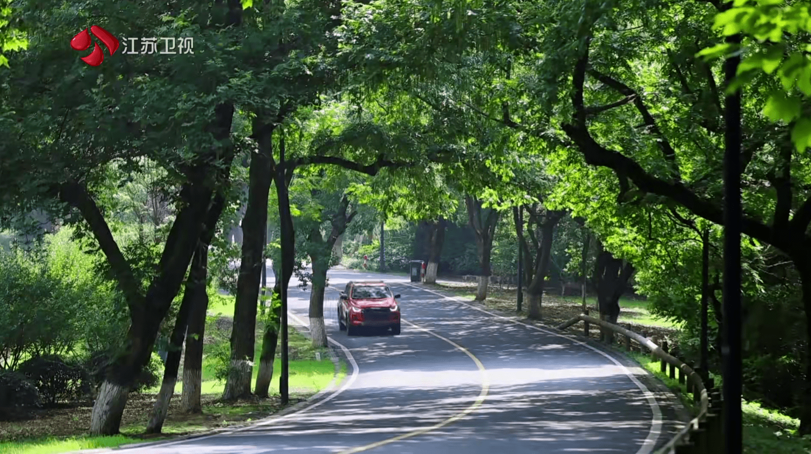 D-MAX V-CROSS護航劉耕宏夫婦加入溫暖的客棧