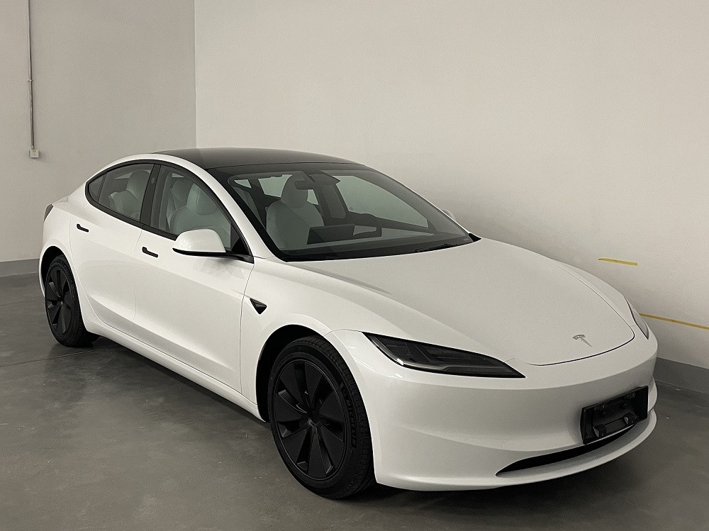 車尾新增“+”標識 新款特斯拉Model 3申報圖來了