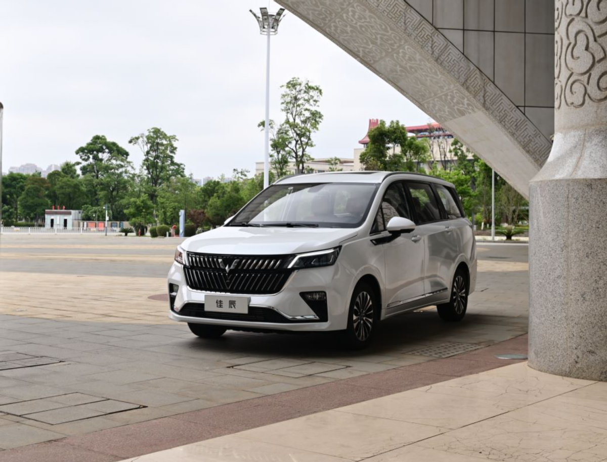 開了多年的五菱宏光，又換成五菱佳辰，車主到底是怎么想的？