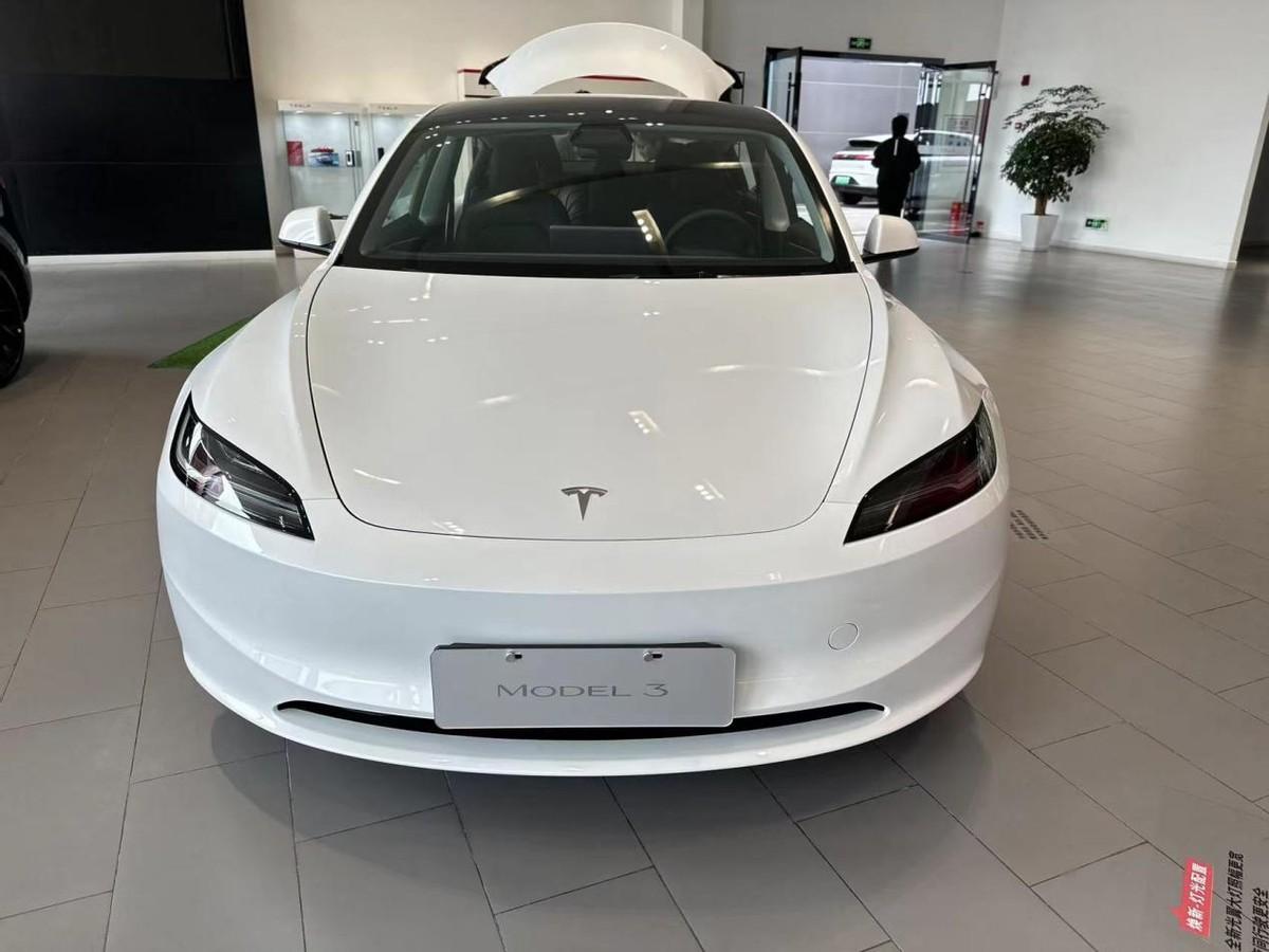 想买新款Model 3？看屏幕换挡、方向盘按键转向能不能接受