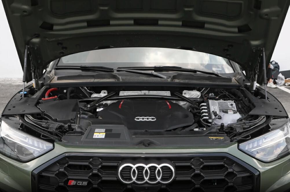 扮猪吃老虎的SUV，配V6动力，5.1秒破百，实拍2023款奥迪SQ5
