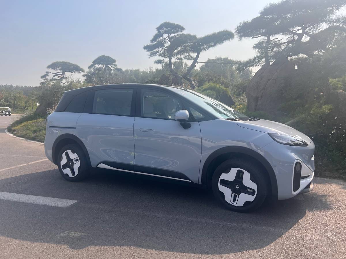 為什么說極狐汽車考拉是極致守護的安全空間？